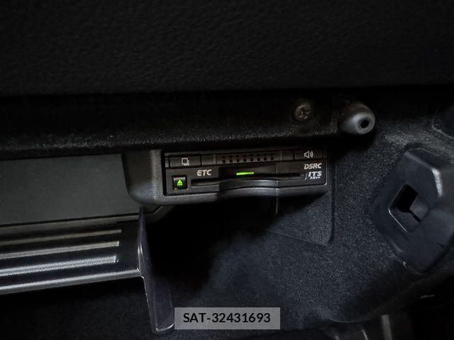 Lexus IS 2014-07 8413269-17