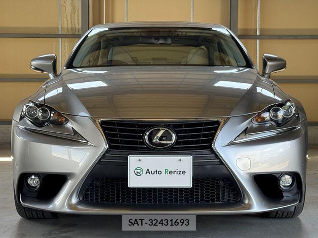 Lexus IS 2014-07 8413269-1