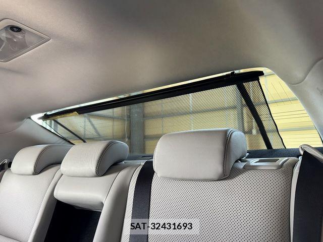 Lexus IS 2014-07 8413269-24