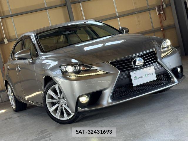 Lexus IS 2014-07 8413269-5