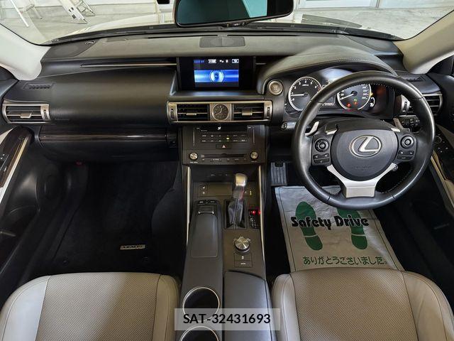 Lexus IS 2014-07 8413269-7