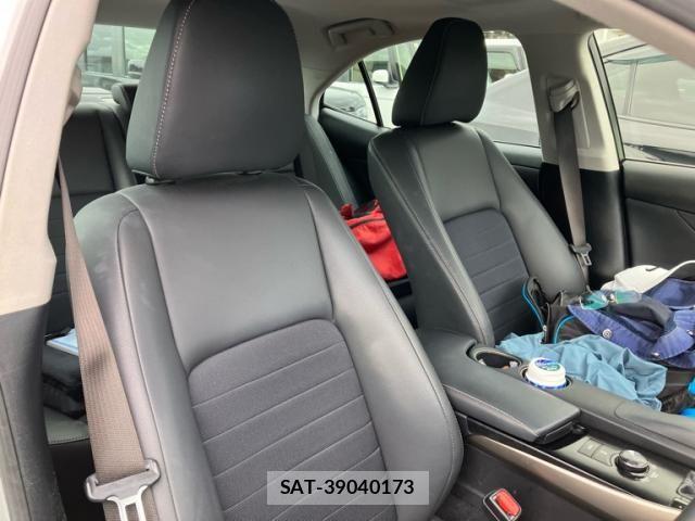 Lexus IS 2013-11 8780847-17