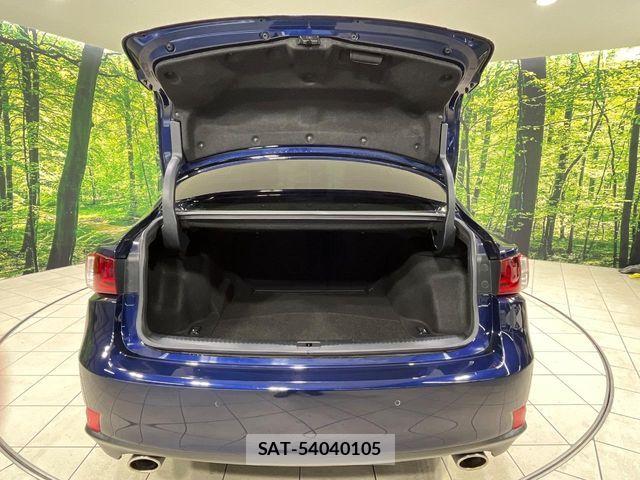 Lexus IS 2013-06 8796460-10