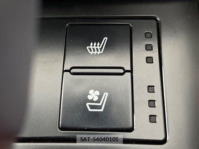 Lexus IS 2013-06 8796460-8