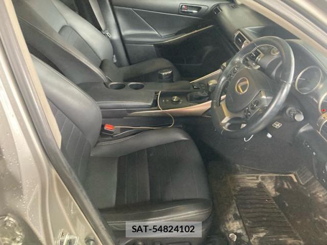 Lexus IS 2014-07 8880493-20