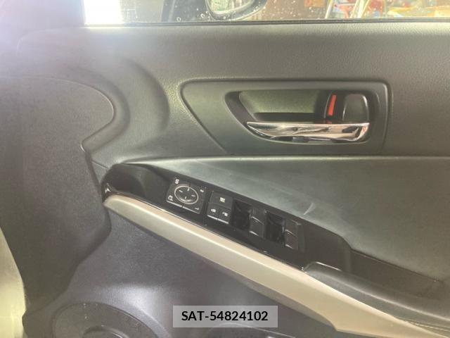 Lexus IS 2014-07 8880493-21
