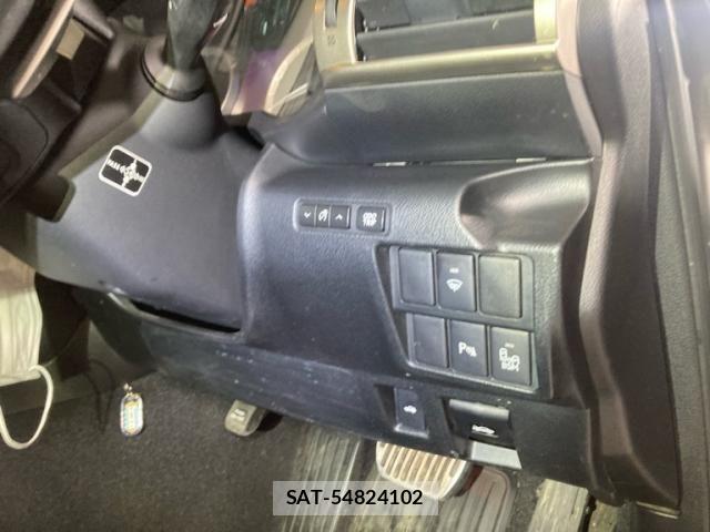 Lexus IS 2014-07 8880493-22