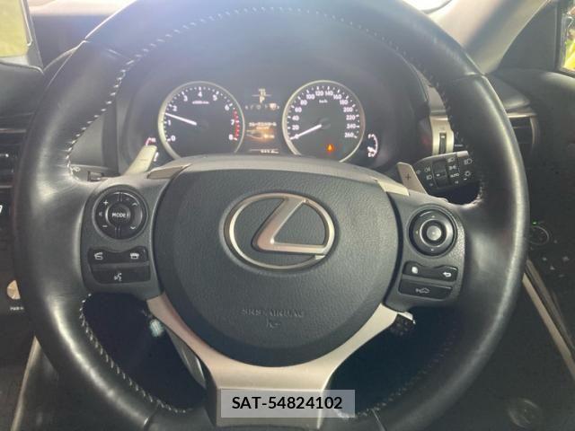 Lexus IS 2014-07 8880493-23