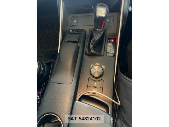Lexus IS 2014-07 8880493-25