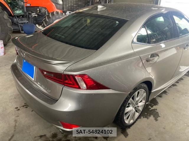 Lexus IS 2014-07 8880493-4
