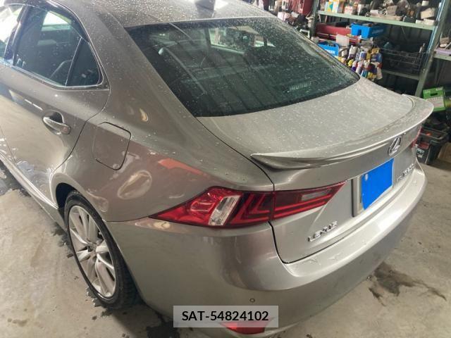 Lexus IS 2014-07 8880493-6