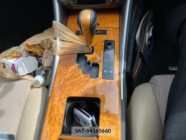 Lexus IS 2007-05 8880494-27