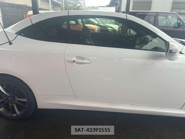 Lexus IS 2014-02 2081758-11
