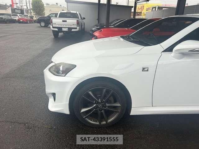 Lexus IS 2014-02 2081758-16
