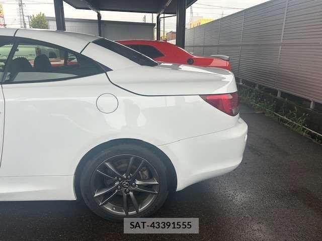Lexus IS 2014-02 2081758-18