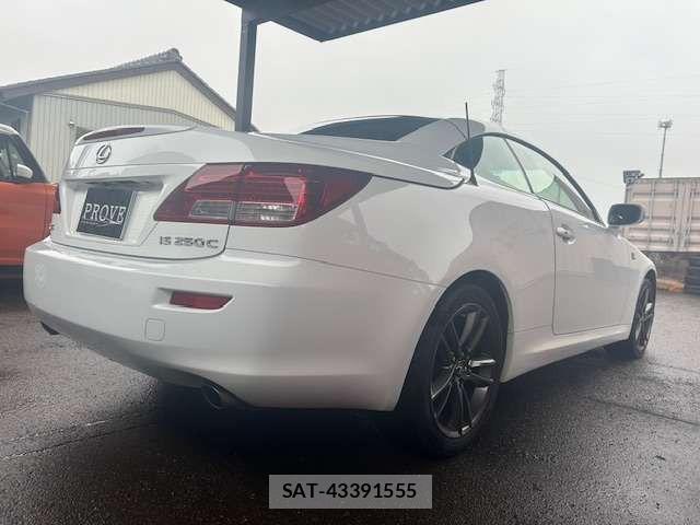 Lexus IS 2014-02 2081758-19