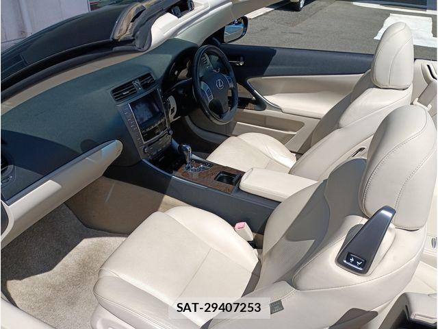Lexus IS 2010-12 6752230-13