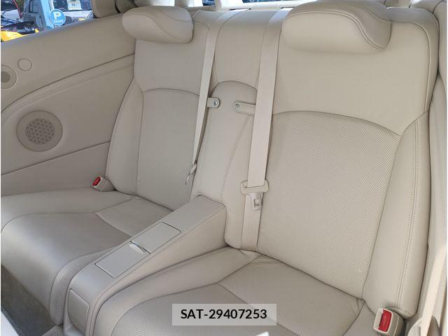 Lexus IS 2010-12 6752230-16