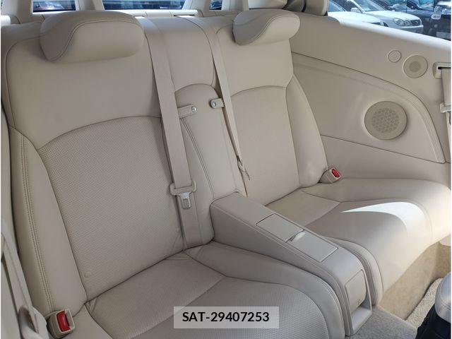 Lexus IS 2010-12 6752230-17