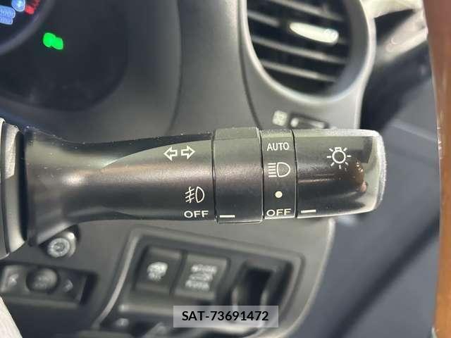Lexus IS 2011-09 7455381-14