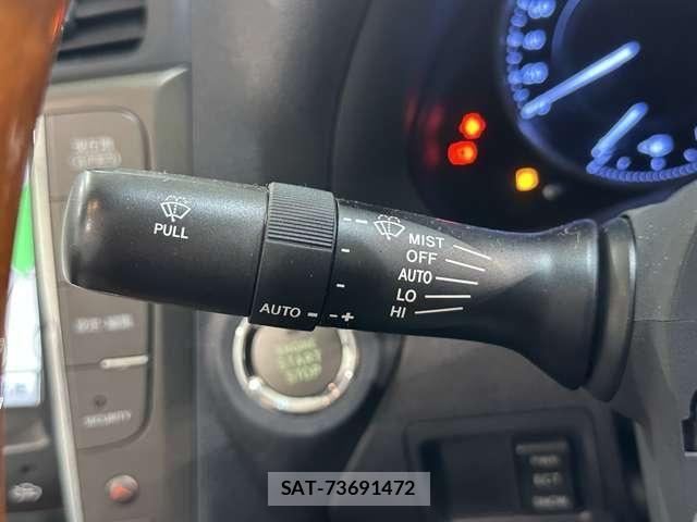 Lexus IS 2011-09 7455381-15