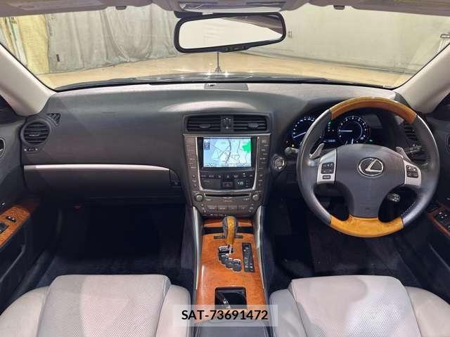 Lexus IS 2011-09 7455381-21