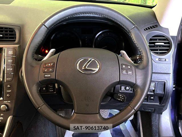 Lexus IS 2009-07 7786460-9
