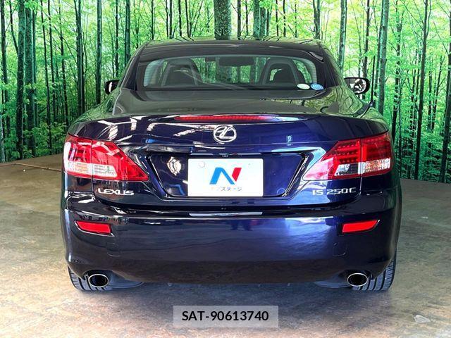Lexus IS 2009-07 7786460-14