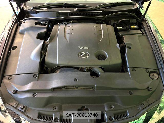 Lexus IS 2009-07 7786460-17