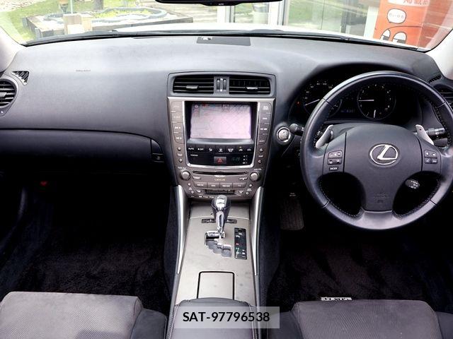 Lexus IS 2010-02 7877335-1