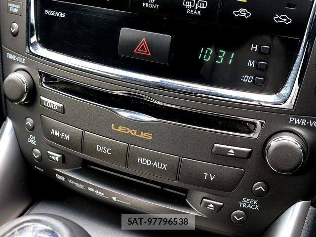 Lexus IS 2010-02 7877335-21