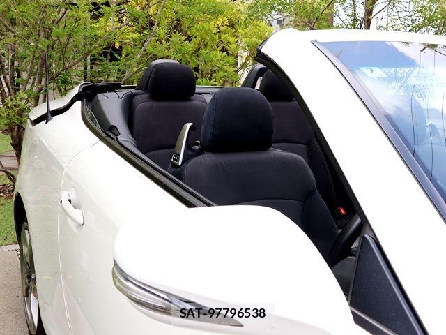Lexus IS 2010-02 7877335-6