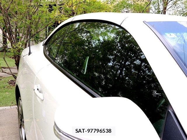 Lexus IS 2010-02 7877335-7