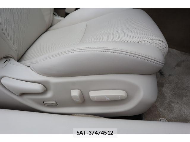 Lexus IS 2011-10 7902847-18