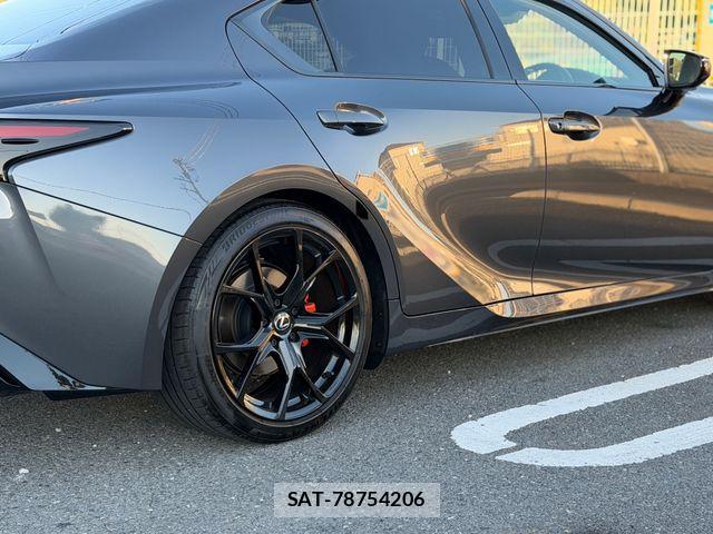 Lexus IS 2025-05 1386537-9
