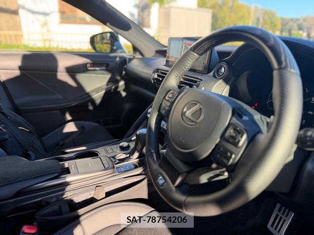 Lexus IS 2025-05 1386537-1