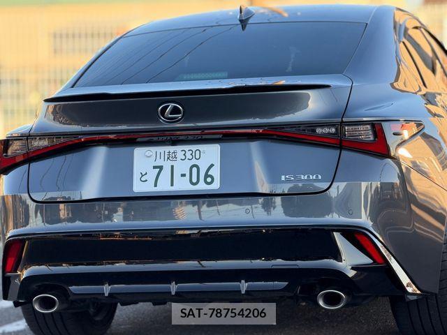 Lexus IS 2025-05 1386537-2