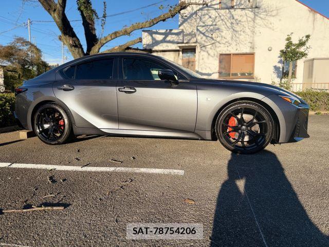 Lexus IS 2025-05 1386537-4