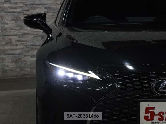 Lexus IS 2020-12 2299518-10