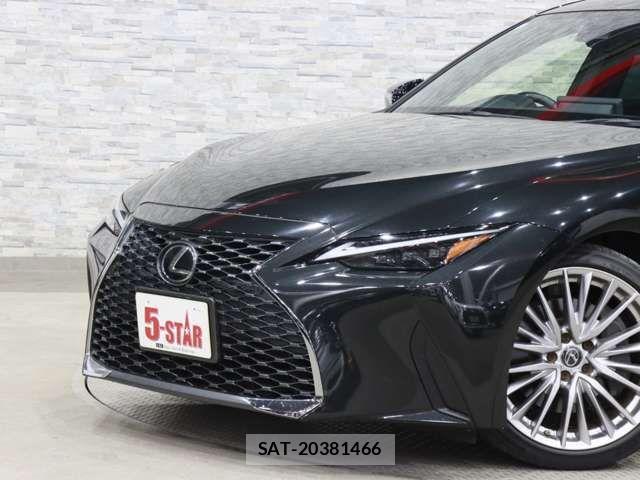 Lexus IS 2020-12 2299518-11