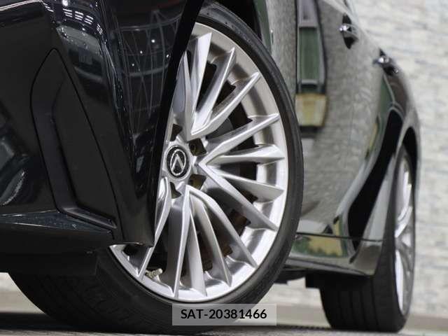 Lexus IS 2020-12 2299518-14