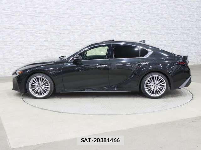 Lexus IS 2020-12 2299518-7