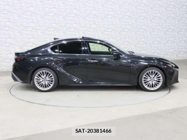 Lexus IS 2020-12 2299518-8