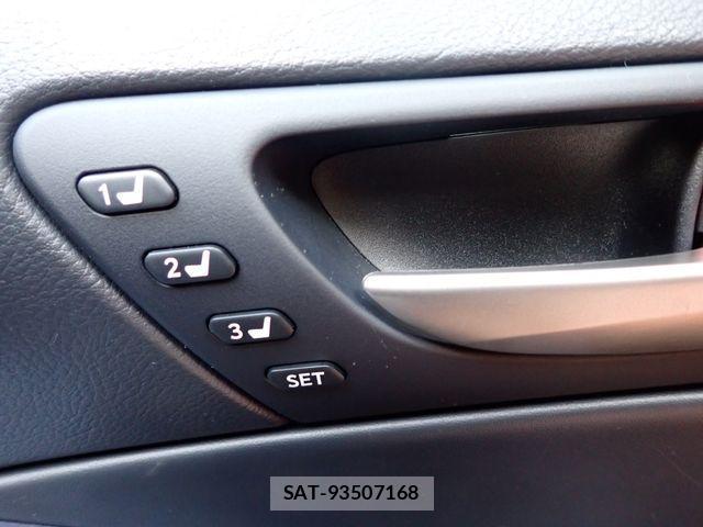 Lexus IS 2019-10 3066375-10
