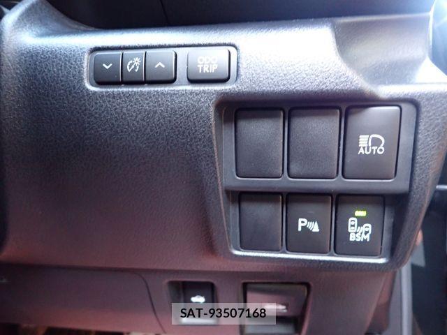 Lexus IS 2019-10 3066375-12