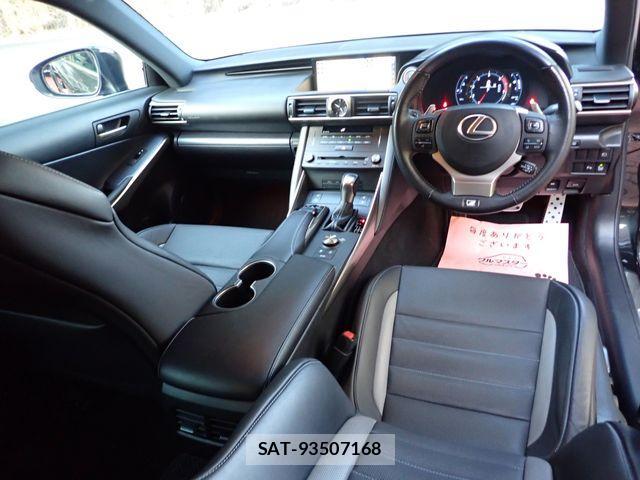 Lexus IS 2019-10 3066375-1