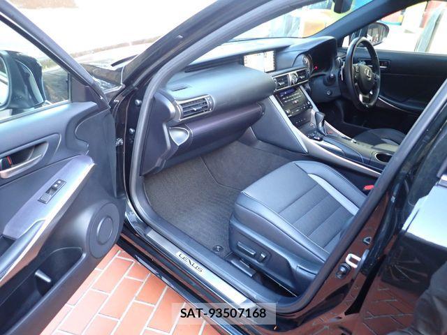 Lexus IS 2019-10 3066375-21