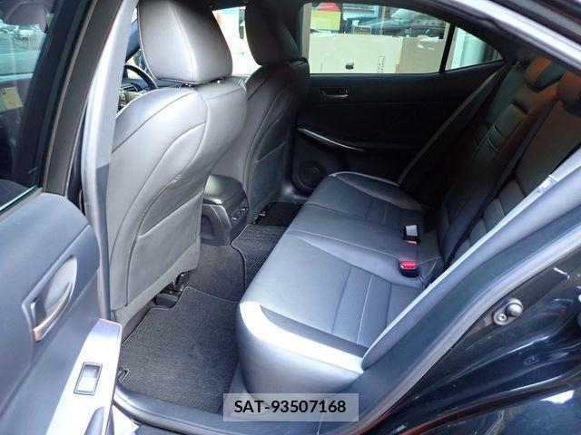 Lexus IS 2019-10 3066375-22