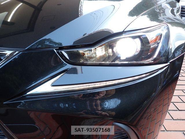 Lexus IS 2019-10 3066375-5