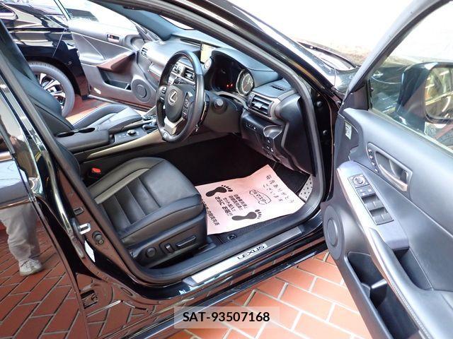 Lexus IS 2019-10 3066375-8